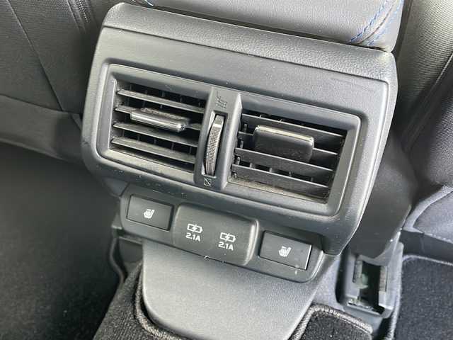 スバル レヴォーグ 1．8GT－H EX 新潟県 2021(令3)年 2.9万km クリスタルホワイトP 純正11.6インチナビ/(uetooth/USB/AppleCarPlay/AndroidAuto)/フルセグTV/アイサイトX/・プリクラッシュブレーキ/・緊急時プリクラッシュステアリング/・後退時ブレーキアシスト/・AT誤発進/誤後進抑制制御/・ツーリングアシスト/・全車速追従機能付クルーズコントロール/・車線逸脱抑制/車線逸脱警報/・ふらつき警報/・先行車発進お知らせ機能/・青信号お知らせ機能/ブラインドスポットモニター/パワーバックドア/ビルトインETC/ドライブレコーダー/D/N席シートヒーター/D/N席パワーシート/パドルシフト/LEDヘッドライト/スマートキー/スペアキー×1/純正18インチアルミホイール/保証書