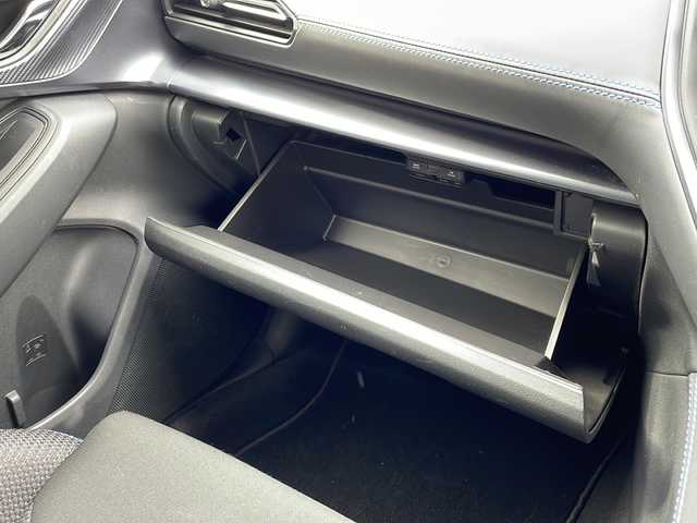 スバル レヴォーグ 1．8GT－H EX 新潟県 2021(令3)年 2.9万km クリスタルホワイトP 純正11.6インチナビ/(uetooth/USB/AppleCarPlay/AndroidAuto)/フルセグTV/アイサイトX/・プリクラッシュブレーキ/・緊急時プリクラッシュステアリング/・後退時ブレーキアシスト/・AT誤発進/誤後進抑制制御/・ツーリングアシスト/・全車速追従機能付クルーズコントロール/・車線逸脱抑制/車線逸脱警報/・ふらつき警報/・先行車発進お知らせ機能/・青信号お知らせ機能/ブラインドスポットモニター/パワーバックドア/ビルトインETC/ドライブレコーダー/D/N席シートヒーター/D/N席パワーシート/パドルシフト/LEDヘッドライト/スマートキー/スペアキー×1/純正18インチアルミホイール/保証書