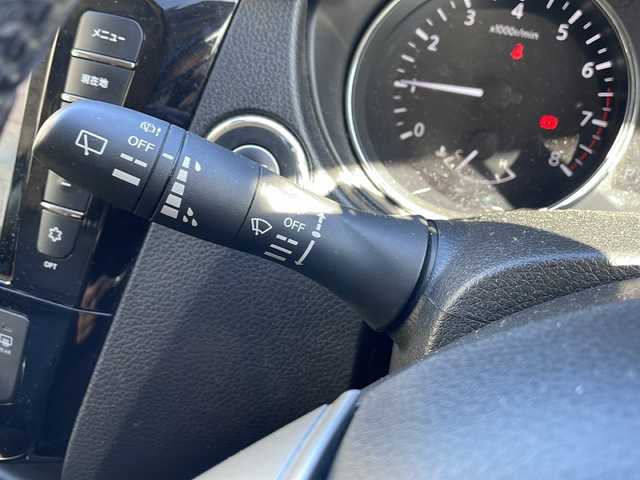 日産 エクストレイル 20X エマージェンシーブレーキ 大阪府 2015(平27)年 9.8万km チタニウムカーキ エマージェンシーブレーキ/純正ナビ/フルセグTV/純正フリップダウンモニター/純正１７インチAW/LEDヘッドライト/フォグランプ/カプロンシート/前席シートヒーター/ルーフキャリア/ウインカーミラー/コーナーセンサー/純正マット/保証書/取扱説明書/スペアキー1本