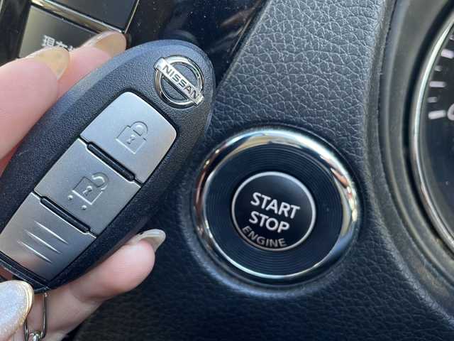 日産 エクストレイル 20X エマージェンシーブレーキ 大阪府 2015(平27)年 9.8万km チタニウムカーキ エマージェンシーブレーキ/純正ナビ/フルセグTV/純正フリップダウンモニター/純正１７インチAW/LEDヘッドライト/フォグランプ/カプロンシート/前席シートヒーター/ルーフキャリア/ウインカーミラー/コーナーセンサー/純正マット/保証書/取扱説明書/スペアキー1本