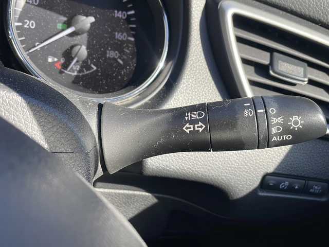 日産 エクストレイル 20X エマージェンシーブレーキ 大阪府 2015(平27)年 9.8万km チタニウムカーキ エマージェンシーブレーキ/純正ナビ/フルセグTV/純正フリップダウンモニター/純正１７インチAW/LEDヘッドライト/フォグランプ/カプロンシート/前席シートヒーター/ルーフキャリア/ウインカーミラー/コーナーセンサー/純正マット/保証書/取扱説明書/スペアキー1本