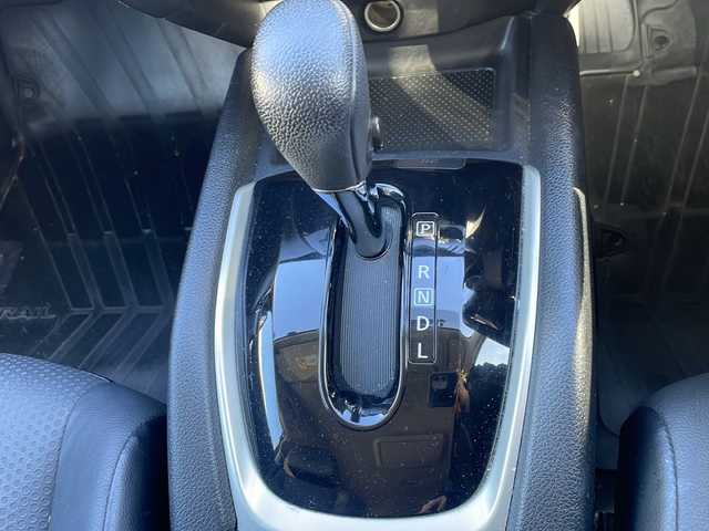 日産 エクストレイル 20X エマージェンシーブレーキ 大阪府 2015(平27)年 9.8万km チタニウムカーキ エマージェンシーブレーキ/純正ナビ/フルセグTV/純正フリップダウンモニター/純正１７インチAW/LEDヘッドライト/フォグランプ/カプロンシート/前席シートヒーター/ルーフキャリア/ウインカーミラー/コーナーセンサー/純正マット/保証書/取扱説明書/スペアキー1本