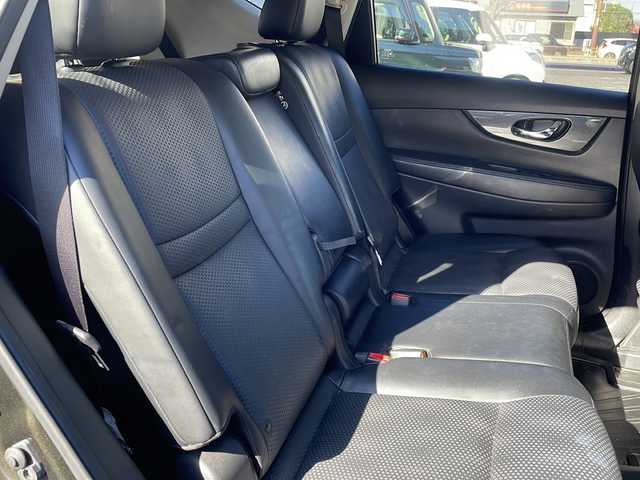 日産 エクストレイル 20X エマージェンシーブレーキ 大阪府 2015(平27)年 9.8万km チタニウムカーキ エマージェンシーブレーキ/純正ナビ/フルセグTV/純正フリップダウンモニター/純正１７インチAW/LEDヘッドライト/フォグランプ/カプロンシート/前席シートヒーター/ルーフキャリア/ウインカーミラー/コーナーセンサー/純正マット/保証書/取扱説明書/スペアキー1本