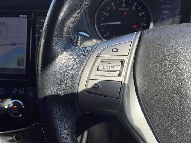 日産 エクストレイル 20X エマージェンシーブレーキ 大阪府 2015(平27)年 9.8万km チタニウムカーキ エマージェンシーブレーキ/純正ナビ/フルセグTV/純正フリップダウンモニター/純正１７インチAW/LEDヘッドライト/フォグランプ/カプロンシート/前席シートヒーター/ルーフキャリア/ウインカーミラー/コーナーセンサー/純正マット/保証書/取扱説明書/スペアキー1本