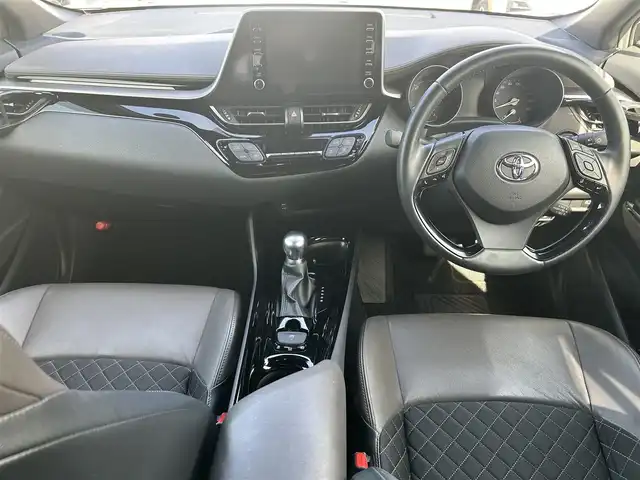 トヨタ Ｃ－ＨＲ G 群馬県 2020(令2)年 4.4万km ブラック/ホワイトパールクリスタルシャイン 2トーン モデリスタエアロ/純正ディスプレイオーディオ/　(AM/FM/TV/BT/USB)/バックカメラ/トヨタセーフティーセンス/プリクラッシュセーフティー/レーンキープアシスト/ブラインドスポットモニター/センタートレース制御機能/ふらつき検知機能/標識認識機能/AUTOハイビーム/ETC2.0/純正フロアマット/純正ドアバイザー/前席シートヒーター/ステアリングリモコン/LEDヘッドライト/LEDフォグライト/足元イルミネーションランプ/取扱説明書/保証書/エンジンスターター