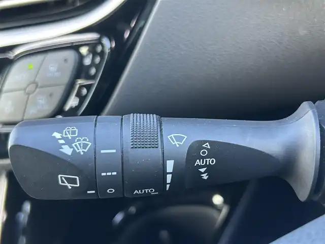 トヨタ Ｃ－ＨＲ G 群馬県 2020(令2)年 4.4万km ブラック/ホワイトパールクリスタルシャイン 2トーン モデリスタエアロ/純正ディスプレイオーディオ/　(AM/FM/TV/BT/USB)/バックカメラ/トヨタセーフティーセンス/プリクラッシュセーフティー/レーンキープアシスト/ブラインドスポットモニター/センタートレース制御機能/ふらつき検知機能/標識認識機能/AUTOハイビーム/ETC2.0/純正フロアマット/純正ドアバイザー/前席シートヒーター/ステアリングリモコン/LEDヘッドライト/LEDフォグライト/足元イルミネーションランプ/取扱説明書/保証書/エンジンスターター