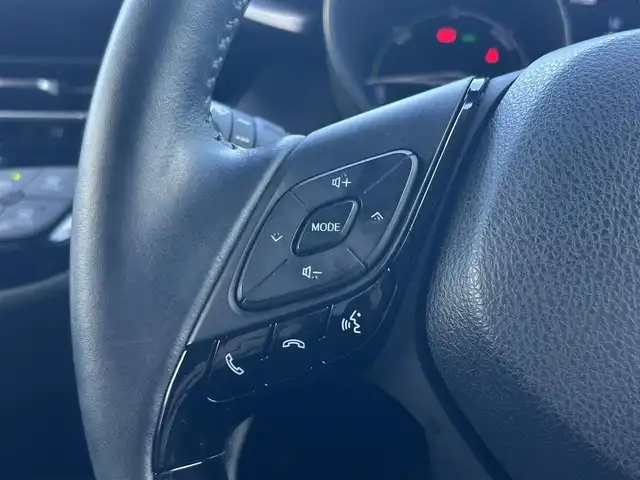 トヨタ Ｃ－ＨＲ G 群馬県 2020(令2)年 4.4万km ブラック/ホワイトパールクリスタルシャイン 2トーン モデリスタエアロ/純正ディスプレイオーディオ/　(AM/FM/TV/BT/USB)/バックカメラ/トヨタセーフティーセンス/プリクラッシュセーフティー/レーンキープアシスト/ブラインドスポットモニター/センタートレース制御機能/ふらつき検知機能/標識認識機能/AUTOハイビーム/ETC2.0/純正フロアマット/純正ドアバイザー/前席シートヒーター/ステアリングリモコン/LEDヘッドライト/LEDフォグライト/足元イルミネーションランプ/取扱説明書/保証書/エンジンスターター