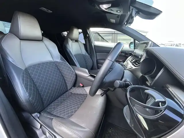 トヨタ Ｃ－ＨＲ G 群馬県 2020(令2)年 4.4万km ブラック/ホワイトパールクリスタルシャイン 2トーン モデリスタエアロ/純正ディスプレイオーディオ/　(AM/FM/TV/BT/USB)/バックカメラ/トヨタセーフティーセンス/プリクラッシュセーフティー/レーンキープアシスト/ブラインドスポットモニター/センタートレース制御機能/ふらつき検知機能/標識認識機能/AUTOハイビーム/ETC2.0/純正フロアマット/純正ドアバイザー/前席シートヒーター/ステアリングリモコン/LEDヘッドライト/LEDフォグライト/足元イルミネーションランプ/取扱説明書/保証書/エンジンスターター