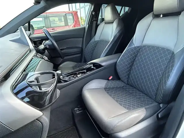 トヨタ Ｃ－ＨＲ G 群馬県 2020(令2)年 4.4万km ブラック/ホワイトパールクリスタルシャイン 2トーン モデリスタエアロ/純正ディスプレイオーディオ/　(AM/FM/TV/BT/USB)/バックカメラ/トヨタセーフティーセンス/プリクラッシュセーフティー/レーンキープアシスト/ブラインドスポットモニター/センタートレース制御機能/ふらつき検知機能/標識認識機能/AUTOハイビーム/ETC2.0/純正フロアマット/純正ドアバイザー/前席シートヒーター/ステアリングリモコン/LEDヘッドライト/LEDフォグライト/足元イルミネーションランプ/取扱説明書/保証書/エンジンスターター