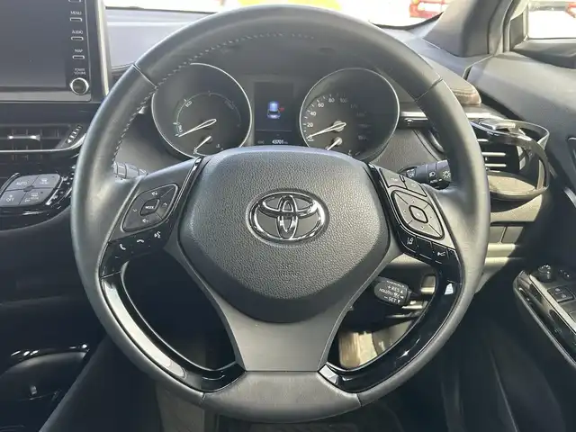 トヨタ Ｃ－ＨＲ G 群馬県 2020(令2)年 4.4万km ブラック/ホワイトパールクリスタルシャイン 2トーン モデリスタエアロ/純正ディスプレイオーディオ/　(AM/FM/TV/BT/USB)/バックカメラ/トヨタセーフティーセンス/プリクラッシュセーフティー/レーンキープアシスト/ブラインドスポットモニター/センタートレース制御機能/ふらつき検知機能/標識認識機能/AUTOハイビーム/ETC2.0/純正フロアマット/純正ドアバイザー/前席シートヒーター/ステアリングリモコン/LEDヘッドライト/LEDフォグライト/足元イルミネーションランプ/取扱説明書/保証書/エンジンスターター