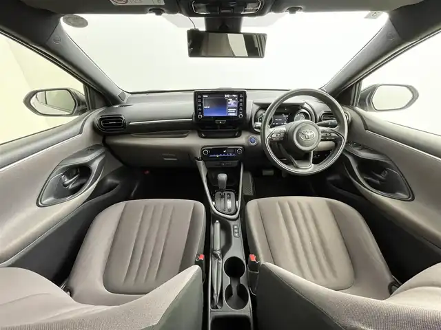 トヨタ ヤリス ハイブリッド G 道央・札幌 2020(令2)年 3.9万km ブラック/アイスピンクメタリック ・ワンオーナー/・４WD/・寒冷地仕様/・純正ディスプレイオーディオ（コネクティッドナビ）/　Miracast/Bluetooth/USB/・バックカメラ/・ビルトインETC/・AC100V/1500W/・トヨタセーフティセンス/　LTA/PCS/PKSB/RSA/　先行車発進告知/後退速度抑制/　クリアランスソナー/・レーダークルーズコントロール/・横滑り防止装置/・EVモード/DRIVEモード/・SOSコール/・オートマチックハイビーム/・オートライト/・LEDヘッドライト/・ヘッドランプレベライザー/・ミラーウィンカー/・オートリトラクタブルミラー/・ミラーヒーター/・純正フロアマット/・プッシュスタート/・スマートキー/・スペアキー/・取/保/・AW付夏タイヤ積込