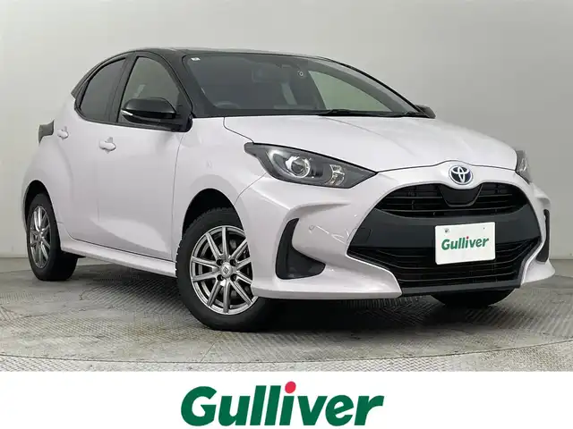 トヨタ ヤリス ハイブリッド G 道央・札幌 2020(令2)年 3.9万km ブラック/アイスピンクメタリック ・ワンオーナー/・４WD/・寒冷地仕様/・純正ディスプレイオーディオ（コネクティッドナビ）/　Miracast/Bluetooth/USB/・バックカメラ/・ビルトインETC/・AC100V/1500W/・トヨタセーフティセンス/　LTA/PCS/PKSB/RSA/　先行車発進告知/後退速度抑制/　クリアランスソナー/・レーダークルーズコントロール/・横滑り防止装置/・EVモード/DRIVEモード/・SOSコール/・オートマチックハイビーム/・オートライト/・LEDヘッドライト/・ヘッドランプレベライザー/・ミラーウィンカー/・オートリトラクタブルミラー/・ミラーヒーター/・純正フロアマット/・プッシュスタート/・スマートキー/・スペアキー/・取/保/・AW付夏タイヤ積込