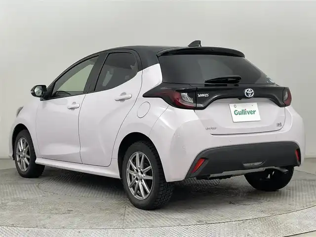 トヨタ ヤリス ハイブリッド G 道央・札幌 2020(令2)年 3.9万km ブラック/アイスピンクメタリック ・ワンオーナー/・４WD/・寒冷地仕様/・純正ディスプレイオーディオ（コネクティッドナビ）/　Miracast/Bluetooth/USB/・バックカメラ/・ビルトインETC/・AC100V/1500W/・トヨタセーフティセンス/　LTA/PCS/PKSB/RSA/　先行車発進告知/後退速度抑制/　クリアランスソナー/・レーダークルーズコントロール/・横滑り防止装置/・EVモード/DRIVEモード/・SOSコール/・オートマチックハイビーム/・オートライト/・LEDヘッドライト/・ヘッドランプレベライザー/・ミラーウィンカー/・オートリトラクタブルミラー/・ミラーヒーター/・純正フロアマット/・プッシュスタート/・スマートキー/・スペアキー/・取/保/・AW付夏タイヤ積込