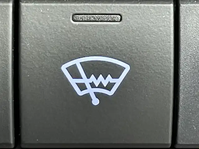 トヨタ ヤリス ハイブリッド G 道央・札幌 2020(令2)年 3.9万km ブラック/アイスピンクメタリック ・ワンオーナー/・４WD/・寒冷地仕様/・純正ディスプレイオーディオ（コネクティッドナビ）/　Miracast/Bluetooth/USB/・バックカメラ/・ビルトインETC/・AC100V/1500W/・トヨタセーフティセンス/　LTA/PCS/PKSB/RSA/　先行車発進告知/後退速度抑制/　クリアランスソナー/・レーダークルーズコントロール/・横滑り防止装置/・EVモード/DRIVEモード/・SOSコール/・オートマチックハイビーム/・オートライト/・LEDヘッドライト/・ヘッドランプレベライザー/・ミラーウィンカー/・オートリトラクタブルミラー/・ミラーヒーター/・純正フロアマット/・プッシュスタート/・スマートキー/・スペアキー/・取/保/・AW付夏タイヤ積込