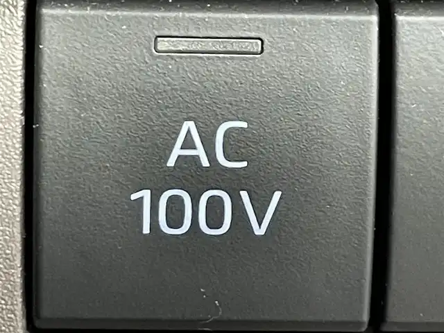 トヨタ ヤリス ハイブリッド G 道央・札幌 2020(令2)年 3.9万km ブラック/アイスピンクメタリック ・ワンオーナー/・４WD/・寒冷地仕様/・純正ディスプレイオーディオ（コネクティッドナビ）/　Miracast/Bluetooth/USB/・バックカメラ/・ビルトインETC/・AC100V/1500W/・トヨタセーフティセンス/　LTA/PCS/PKSB/RSA/　先行車発進告知/後退速度抑制/　クリアランスソナー/・レーダークルーズコントロール/・横滑り防止装置/・EVモード/DRIVEモード/・SOSコール/・オートマチックハイビーム/・オートライト/・LEDヘッドライト/・ヘッドランプレベライザー/・ミラーウィンカー/・オートリトラクタブルミラー/・ミラーヒーター/・純正フロアマット/・プッシュスタート/・スマートキー/・スペアキー/・取/保/・AW付夏タイヤ積込