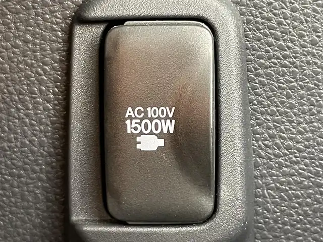 トヨタ ヤリス ハイブリッド G 道央・札幌 2020(令2)年 3.9万km ブラック/アイスピンクメタリック ・ワンオーナー/・４WD/・寒冷地仕様/・純正ディスプレイオーディオ（コネクティッドナビ）/　Miracast/Bluetooth/USB/・バックカメラ/・ビルトインETC/・AC100V/1500W/・トヨタセーフティセンス/　LTA/PCS/PKSB/RSA/　先行車発進告知/後退速度抑制/　クリアランスソナー/・レーダークルーズコントロール/・横滑り防止装置/・EVモード/DRIVEモード/・SOSコール/・オートマチックハイビーム/・オートライト/・LEDヘッドライト/・ヘッドランプレベライザー/・ミラーウィンカー/・オートリトラクタブルミラー/・ミラーヒーター/・純正フロアマット/・プッシュスタート/・スマートキー/・スペアキー/・取/保/・AW付夏タイヤ積込