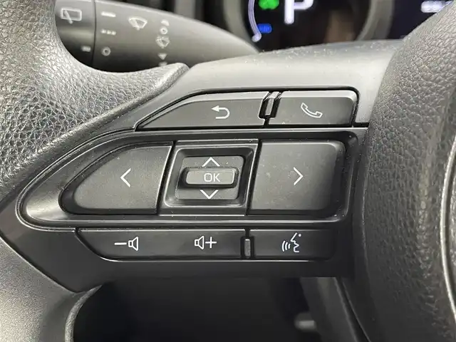 トヨタ ヤリス ハイブリッド G 道央・札幌 2020(令2)年 3.9万km ブラック/アイスピンクメタリック ・ワンオーナー/・４WD/・寒冷地仕様/・純正ディスプレイオーディオ（コネクティッドナビ）/　Miracast/Bluetooth/USB/・バックカメラ/・ビルトインETC/・AC100V/1500W/・トヨタセーフティセンス/　LTA/PCS/PKSB/RSA/　先行車発進告知/後退速度抑制/　クリアランスソナー/・レーダークルーズコントロール/・横滑り防止装置/・EVモード/DRIVEモード/・SOSコール/・オートマチックハイビーム/・オートライト/・LEDヘッドライト/・ヘッドランプレベライザー/・ミラーウィンカー/・オートリトラクタブルミラー/・ミラーヒーター/・純正フロアマット/・プッシュスタート/・スマートキー/・スペアキー/・取/保/・AW付夏タイヤ積込