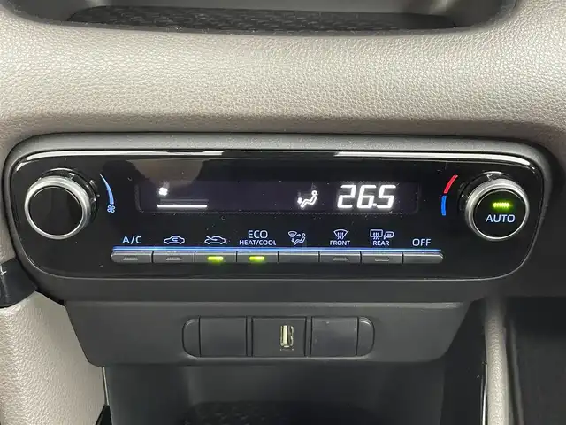 トヨタ ヤリス ハイブリッド G 道央・札幌 2020(令2)年 3.9万km ブラック/アイスピンクメタリック ・ワンオーナー/・４WD/・寒冷地仕様/・純正ディスプレイオーディオ（コネクティッドナビ）/　Miracast/Bluetooth/USB/・バックカメラ/・ビルトインETC/・AC100V/1500W/・トヨタセーフティセンス/　LTA/PCS/PKSB/RSA/　先行車発進告知/後退速度抑制/　クリアランスソナー/・レーダークルーズコントロール/・横滑り防止装置/・EVモード/DRIVEモード/・SOSコール/・オートマチックハイビーム/・オートライト/・LEDヘッドライト/・ヘッドランプレベライザー/・ミラーウィンカー/・オートリトラクタブルミラー/・ミラーヒーター/・純正フロアマット/・プッシュスタート/・スマートキー/・スペアキー/・取/保/・AW付夏タイヤ積込