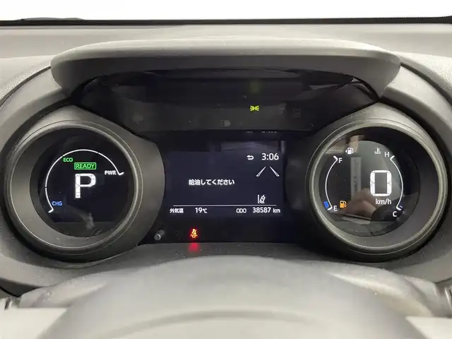 トヨタ ヤリス ハイブリッド G 道央・札幌 2020(令2)年 3.9万km ブラック/アイスピンクメタリック ・ワンオーナー/・４WD/・寒冷地仕様/・純正ディスプレイオーディオ（コネクティッドナビ）/　Miracast/Bluetooth/USB/・バックカメラ/・ビルトインETC/・AC100V/1500W/・トヨタセーフティセンス/　LTA/PCS/PKSB/RSA/　先行車発進告知/後退速度抑制/　クリアランスソナー/・レーダークルーズコントロール/・横滑り防止装置/・EVモード/DRIVEモード/・SOSコール/・オートマチックハイビーム/・オートライト/・LEDヘッドライト/・ヘッドランプレベライザー/・ミラーウィンカー/・オートリトラクタブルミラー/・ミラーヒーター/・純正フロアマット/・プッシュスタート/・スマートキー/・スペアキー/・取/保/・AW付夏タイヤ積込