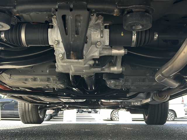 ホンダ ヴェゼル ハイブリッド e:HEV Z PLaYパッケージ 京都府 2024(令6)年 2.4万km クリスタルブラックパール 純正９型インチナビ　/ホンダセンシング　/全方位カメラ　/ガラスルーフ　/クリアランスソナー　/ＥＴＣ２．０　/４ＷＤ　/ブラインドスポットモニター　/禁煙車　/電動ドアリアゲート　/ＬＥＤヘッドライト　/パドルシフト