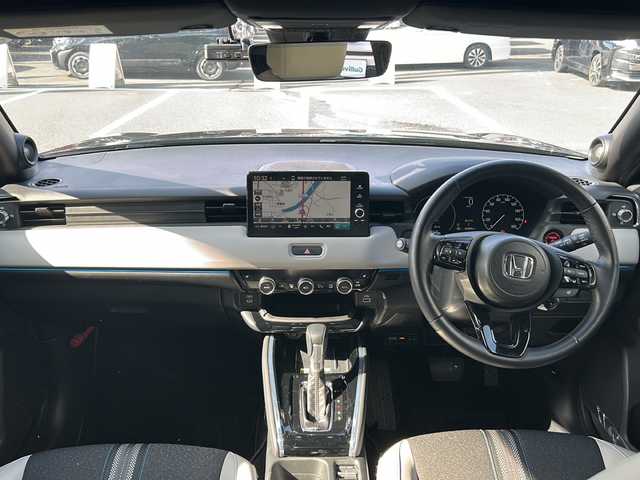 ホンダ ヴェゼル ハイブリッド e:HEV Z PLaYパッケージ 京都府 2024(令6)年 2.4万km クリスタルブラックパール 純正９型インチナビ　/ホンダセンシング　/全方位カメラ　/ガラスルーフ　/クリアランスソナー　/ＥＴＣ２．０　/４ＷＤ　/ブラインドスポットモニター　/禁煙車　/電動ドアリアゲート　/ＬＥＤヘッドライト　/パドルシフト