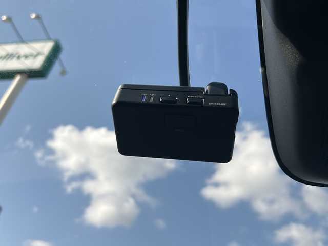 ホンダ ヴェゼル ハイブリッド e:HEV Z PLaYパッケージ 京都府 2024(令6)年 2.4万km クリスタルブラックパール 純正９型インチナビ　/ホンダセンシング　/全方位カメラ　/ガラスルーフ　/クリアランスソナー　/ＥＴＣ２．０　/４ＷＤ　/ブラインドスポットモニター　/禁煙車　/電動ドアリアゲート　/ＬＥＤヘッドライト　/パドルシフト