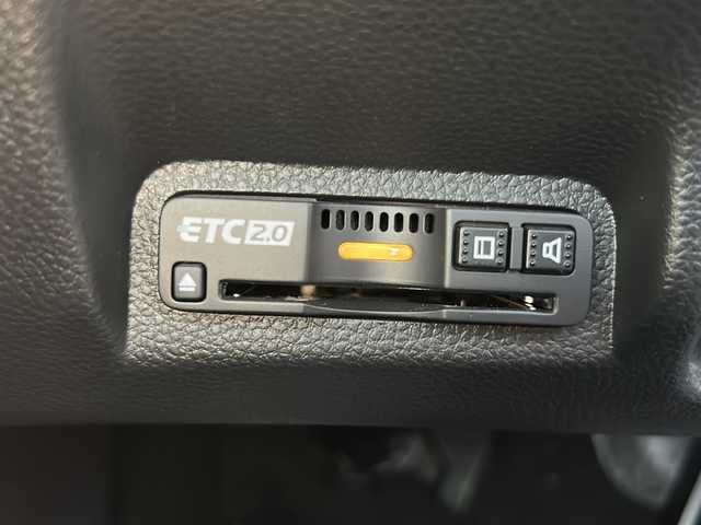 ホンダ ヴェゼル ハイブリッド e:HEV Z PLaYパッケージ 京都府 2024(令6)年 2.4万km クリスタルブラックパール 純正９型インチナビ　/ホンダセンシング　/全方位カメラ　/ガラスルーフ　/クリアランスソナー　/ＥＴＣ２．０　/４ＷＤ　/ブラインドスポットモニター　/禁煙車　/電動ドアリアゲート　/ＬＥＤヘッドライト　/パドルシフト