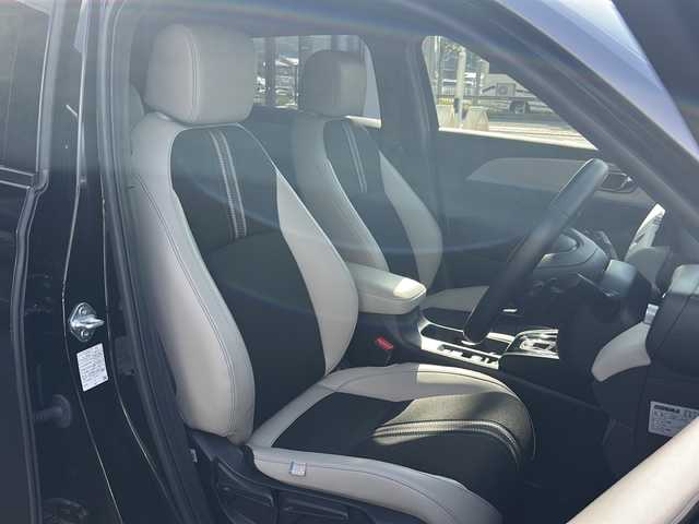 ホンダ ヴェゼル ハイブリッド e:HEV Z PLaYパッケージ 京都府 2024(令6)年 2.4万km クリスタルブラックパール 純正９型インチナビ　/ホンダセンシング　/全方位カメラ　/ガラスルーフ　/クリアランスソナー　/ＥＴＣ２．０　/４ＷＤ　/ブラインドスポットモニター　/禁煙車　/電動ドアリアゲート　/ＬＥＤヘッドライト　/パドルシフト