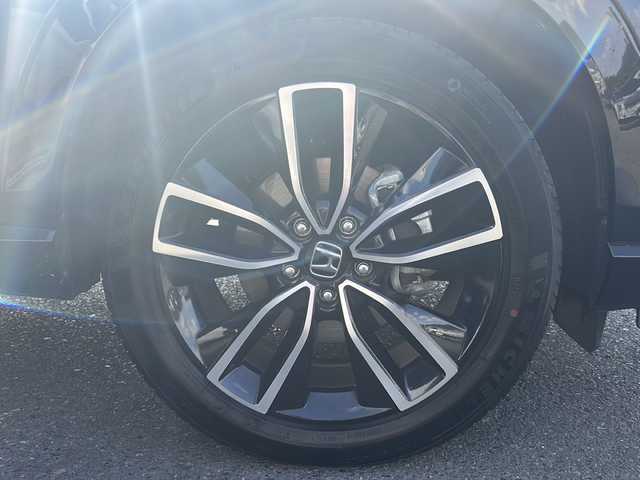 ホンダ ヴェゼル ハイブリッド e:HEV Z PLaYパッケージ 京都府 2024(令6)年 2.4万km クリスタルブラックパール 純正９型インチナビ　/ホンダセンシング　/全方位カメラ　/ガラスルーフ　/クリアランスソナー　/ＥＴＣ２．０　/４ＷＤ　/ブラインドスポットモニター　/禁煙車　/電動ドアリアゲート　/ＬＥＤヘッドライト　/パドルシフト