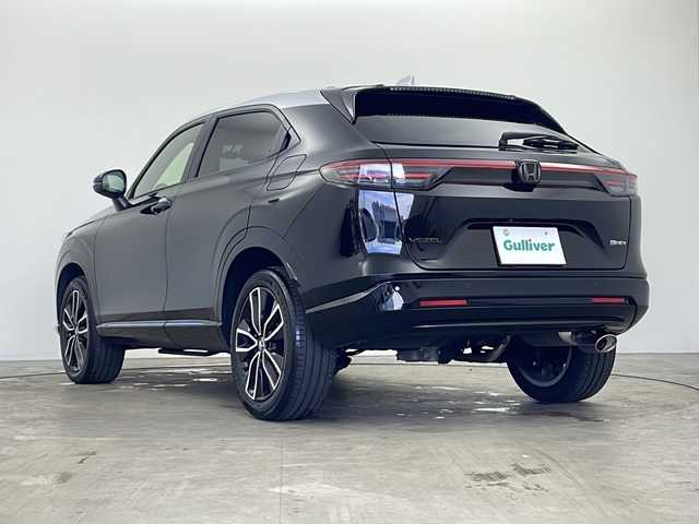 ホンダ ヴェゼル ハイブリッド e:HEV Z PLaYパッケージ 秋田県 2024(令6)年 2.4万km クリスタルブラックパール 4WD/ガラスルーフ/ホンダセンシング/純正メモリナビ/Bluetooth/アラウンドビューモニター　/クリアランスソナー/ブラインドスポットモニター/パワーバックドア/LEDオートライト/革巻きステアリング/ステアリングスイッチ/ダウンヒルアシスト/スマートキー/ETC2.0