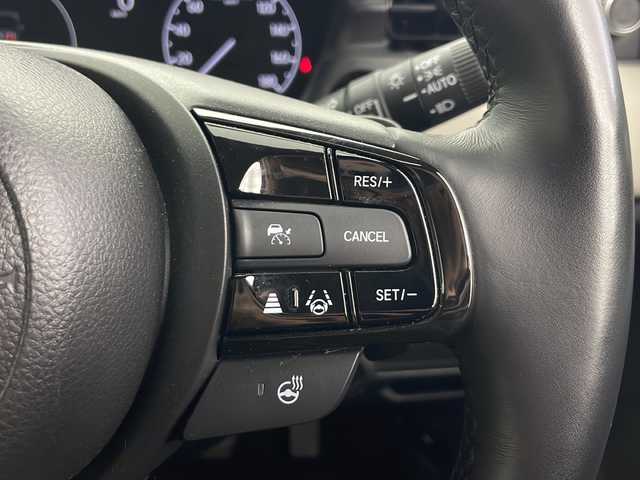 ホンダ ヴェゼル ハイブリッド e:HEV Z PLaYパッケージ 秋田県 2024(令6)年 2.4万km クリスタルブラックパール 4WD/ガラスルーフ/ホンダセンシング/純正メモリナビ/Bluetooth/アラウンドビューモニター　/クリアランスソナー/ブラインドスポットモニター/パワーバックドア/LEDオートライト/革巻きステアリング/ステアリングスイッチ/ダウンヒルアシスト/スマートキー/ETC2.0