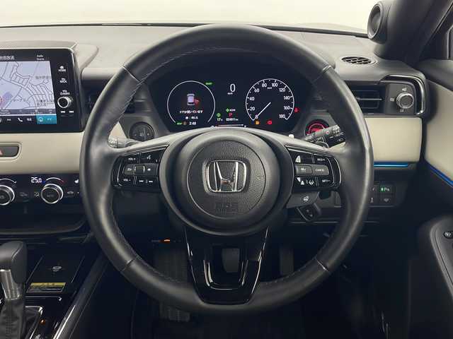 ホンダ ヴェゼル ハイブリッド e:HEV Z PLaYパッケージ 秋田県 2024(令6)年 2.4万km クリスタルブラックパール 4WD/ガラスルーフ/ホンダセンシング/純正メモリナビ/Bluetooth/アラウンドビューモニター　/クリアランスソナー/ブラインドスポットモニター/パワーバックドア/LEDオートライト/革巻きステアリング/ステアリングスイッチ/ダウンヒルアシスト/スマートキー/ETC2.0