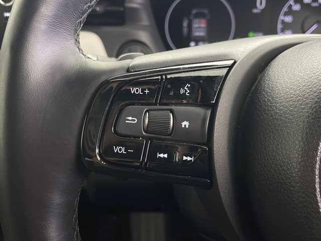 ホンダ ヴェゼル ハイブリッド e:HEV Z PLaYパッケージ 秋田県 2024(令6)年 2.4万km クリスタルブラックパール 4WD/ガラスルーフ/ホンダセンシング/純正メモリナビ/Bluetooth/アラウンドビューモニター　/クリアランスソナー/ブラインドスポットモニター/パワーバックドア/LEDオートライト/革巻きステアリング/ステアリングスイッチ/ダウンヒルアシスト/スマートキー/ETC2.0