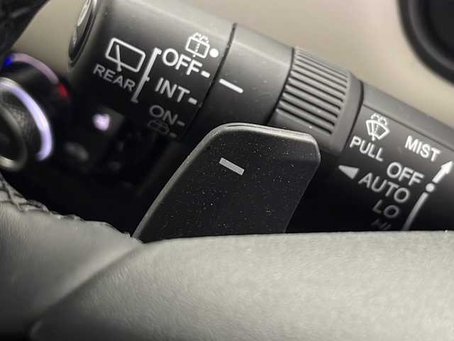 ホンダ ヴェゼル ハイブリッド e:HEV Z PLaYパッケージ 秋田県 2024(令6)年 2.4万km クリスタルブラックパール 4WD/ガラスルーフ/ホンダセンシング/純正メモリナビ/Bluetooth/アラウンドビューモニター　/クリアランスソナー/ブラインドスポットモニター/パワーバックドア/LEDオートライト/革巻きステアリング/ステアリングスイッチ/ダウンヒルアシスト/スマートキー/ETC2.0