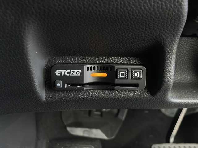 ホンダ ヴェゼル ハイブリッド e:HEV Z PLaYパッケージ 秋田県 2024(令6)年 2.4万km クリスタルブラックパール 4WD/ガラスルーフ/ホンダセンシング/純正メモリナビ/Bluetooth/アラウンドビューモニター　/クリアランスソナー/ブラインドスポットモニター/パワーバックドア/LEDオートライト/革巻きステアリング/ステアリングスイッチ/ダウンヒルアシスト/スマートキー/ETC2.0