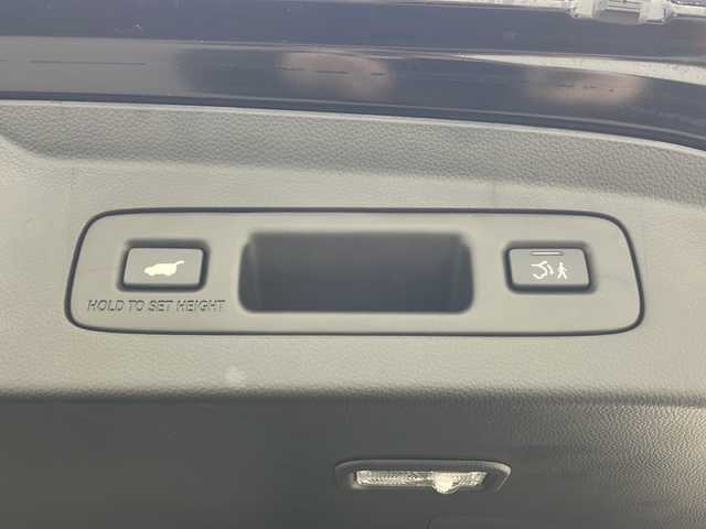 ホンダ ヴェゼル ハイブリッド e:HEV Z PLaYパッケージ 秋田県 2024(令6)年 2.4万km クリスタルブラックパール 4WD/ガラスルーフ/ホンダセンシング/純正メモリナビ/Bluetooth/アラウンドビューモニター　/クリアランスソナー/ブラインドスポットモニター/パワーバックドア/LEDオートライト/革巻きステアリング/ステアリングスイッチ/ダウンヒルアシスト/スマートキー/ETC2.0