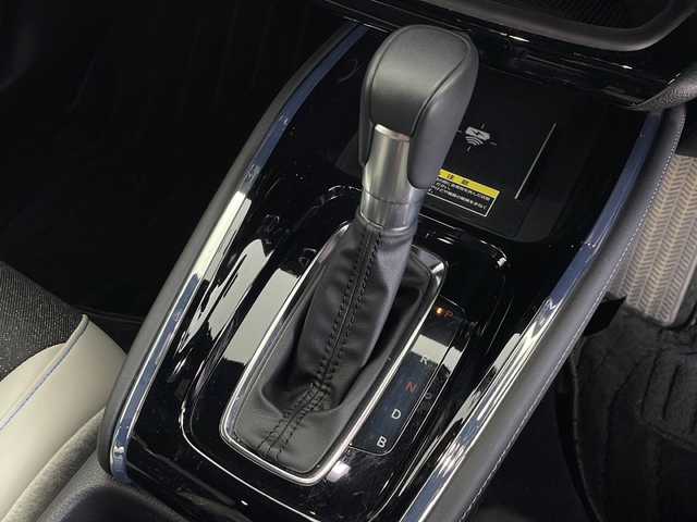 ホンダ ヴェゼル ハイブリッド e:HEV Z PLaYパッケージ 秋田県 2024(令6)年 2.4万km クリスタルブラックパール 4WD/ガラスルーフ/ホンダセンシング/純正メモリナビ/Bluetooth/アラウンドビューモニター　/クリアランスソナー/ブラインドスポットモニター/パワーバックドア/LEDオートライト/革巻きステアリング/ステアリングスイッチ/ダウンヒルアシスト/スマートキー/ETC2.0