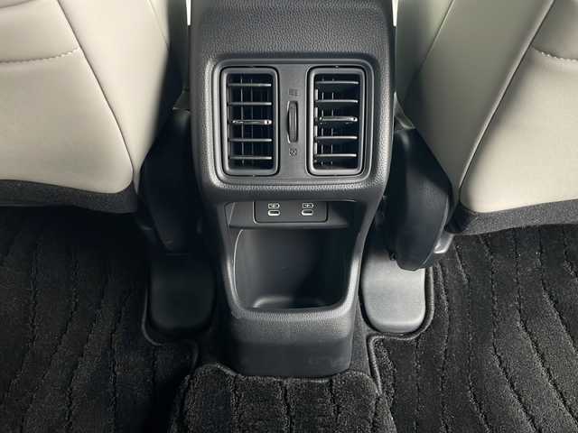 ホンダ ヴェゼル ハイブリッド e:HEV Z PLaYパッケージ 秋田県 2024(令6)年 2.4万km クリスタルブラックパール 4WD/ガラスルーフ/ホンダセンシング/純正メモリナビ/Bluetooth/アラウンドビューモニター　/クリアランスソナー/ブラインドスポットモニター/パワーバックドア/LEDオートライト/革巻きステアリング/ステアリングスイッチ/ダウンヒルアシスト/スマートキー/ETC2.0