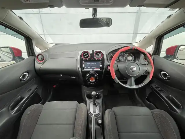 日産 ノート ニスモ 千葉県 2015(平27)年 3万km ダークメタルグレー フルエアロ/純正７インチナビ/Bluetooth/フルセグTV/DVD再生/スーパーチャージャー/LEDヘッドライト/純正フロアマット/ETC/スマートキー