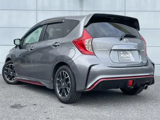 日産 ノート ニスモ 千葉県 2015(平27)年 3万km ダークメタルグレー フルエアロ/純正７インチナビ/Bluetooth/フルセグTV/DVD再生/スーパーチャージャー/LEDヘッドライト/純正フロアマット/ETC/スマートキー