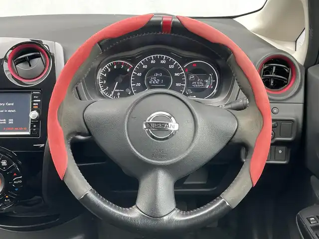 日産 ノート ニスモ 千葉県 2015(平27)年 3万km ダークメタルグレー フルエアロ/純正７インチナビ/Bluetooth/フルセグTV/DVD再生/スーパーチャージャー/LEDヘッドライト/純正フロアマット/ETC/スマートキー