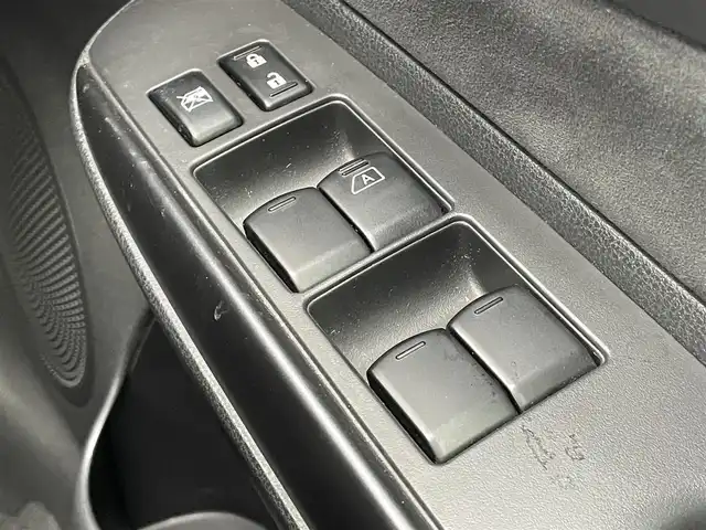 日産 ノート ニスモ 千葉県 2015(平27)年 3万km ダークメタルグレー フルエアロ/純正７インチナビ/Bluetooth/フルセグTV/DVD再生/スーパーチャージャー/LEDヘッドライト/純正フロアマット/ETC/スマートキー