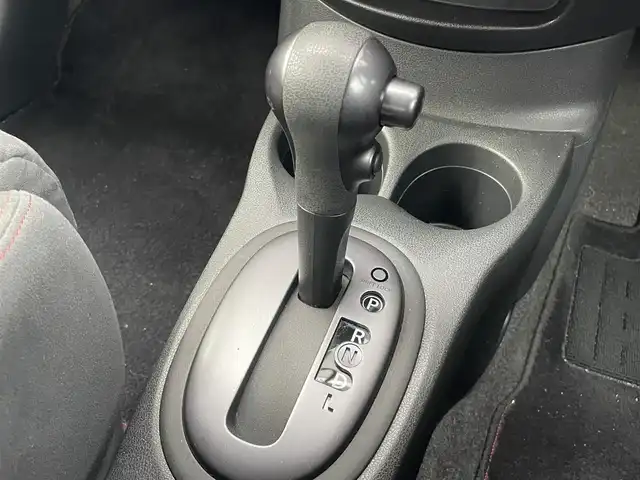 日産 ノート ニスモ 千葉県 2015(平27)年 3万km ダークメタルグレー フルエアロ/純正７インチナビ/Bluetooth/フルセグTV/DVD再生/スーパーチャージャー/LEDヘッドライト/純正フロアマット/ETC/スマートキー