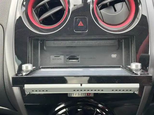 日産 ノート ニスモ 千葉県 2015(平27)年 3万km ダークメタルグレー フルエアロ/純正７インチナビ/Bluetooth/フルセグTV/DVD再生/スーパーチャージャー/LEDヘッドライト/純正フロアマット/ETC/スマートキー