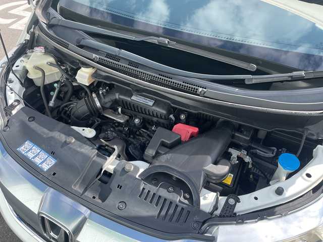 ホンダ ステップワゴン スパーダ アドバンスパッケージ α 神奈川県 2016(平28)年 6.7万km ホワイトオーキッドパール 純正ナビ　/バックカメラ　/Ｂｌｕｅｔｏｏｔｈ　/CD/DVD/リアモニター　/ＥＴＣ　/ワクワクゲート　/片側パワースライドドア　/クルコン　/サイドアンダーミラー　/純正フロアマット　/オートライト　/ＬＥＤヘッドライト