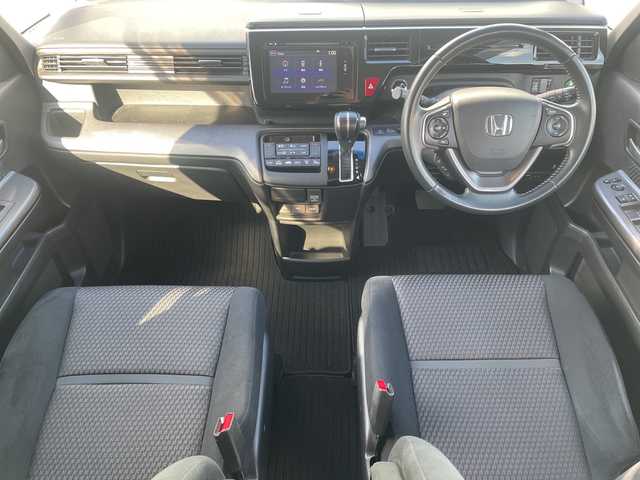 ホンダ ステップワゴン スパーダ アドバンスパッケージ α 神奈川県 2016(平28)年 6.7万km ホワイトオーキッドパール 純正ナビ　/バックカメラ　/Ｂｌｕｅｔｏｏｔｈ　/CD/DVD/リアモニター　/ＥＴＣ　/ワクワクゲート　/片側パワースライドドア　/クルコン　/サイドアンダーミラー　/純正フロアマット　/オートライト　/ＬＥＤヘッドライト