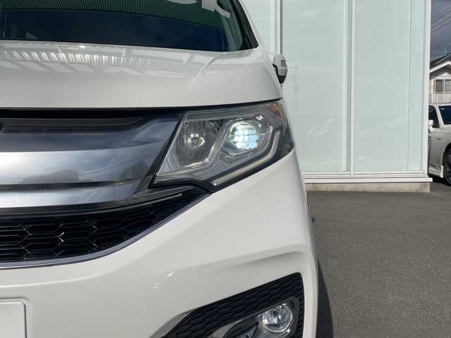 ホンダ ステップワゴン スパーダ アドバンスパッケージ α 神奈川県 2016(平28)年 6.7万km ホワイトオーキッドパール 純正ナビ　/バックカメラ　/Ｂｌｕｅｔｏｏｔｈ　/CD/DVD/リアモニター　/ＥＴＣ　/ワクワクゲート　/片側パワースライドドア　/クルコン　/サイドアンダーミラー　/純正フロアマット　/オートライト　/ＬＥＤヘッドライト