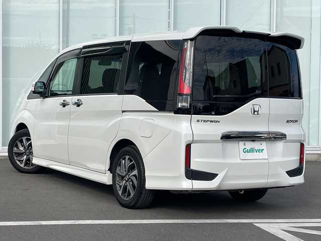 ホンダ ステップワゴン スパーダ アドバンスパッケージ α 神奈川県 2016(平28)年 6.7万km ホワイトオーキッドパール 純正ナビ　/バックカメラ　/Ｂｌｕｅｔｏｏｔｈ　/CD/DVD/リアモニター　/ＥＴＣ　/ワクワクゲート　/片側パワースライドドア　/クルコン　/サイドアンダーミラー　/純正フロアマット　/オートライト　/ＬＥＤヘッドライト