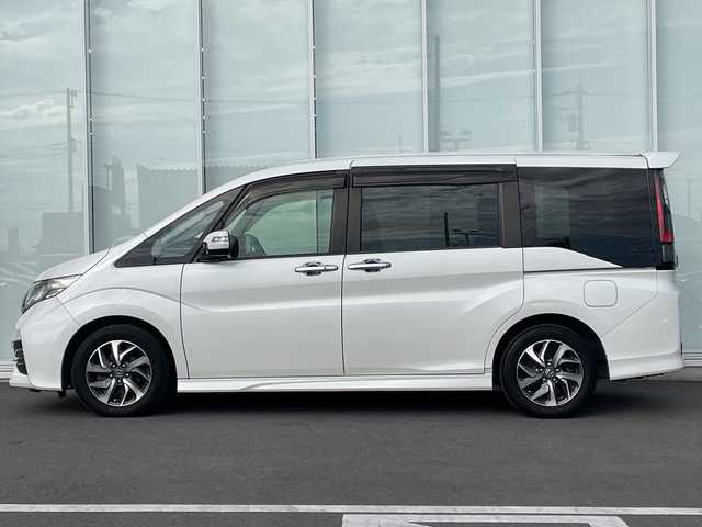 ホンダ ステップワゴン スパーダ アドバンスパッケージ α 神奈川県 2016(平28)年 6.7万km ホワイトオーキッドパール 純正ナビ　/バックカメラ　/Ｂｌｕｅｔｏｏｔｈ　/CD/DVD/リアモニター　/ＥＴＣ　/ワクワクゲート　/片側パワースライドドア　/クルコン　/サイドアンダーミラー　/純正フロアマット　/オートライト　/ＬＥＤヘッドライト
