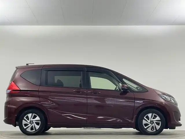 ホンダ フリード ハイブリット G ホンダセンシング 埼玉県 2017(平29)年 3.4万km プレミアムディープロッソパール 禁煙　純正ナビ　Ｂカメラ　両衝　衝突軽減　ＥＴＣ　レーダークルーズコントロール　レーンキープアシスト　純正ＬＥＤヘッドライト　ガラスヒーター　Ｂｌｕｅｔｏｏｔｈ　純正フロアマット　スマートキー